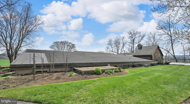 219 OLD MILL RD, Newmanstown, PA 17073