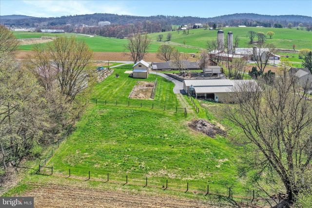 219 OLD MILL RD, Newmanstown, PA 17073
