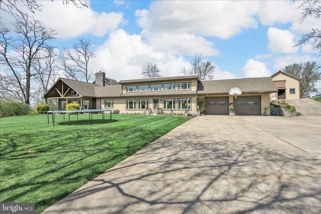 219 OLD MILL RD, Newmanstown, PA 17073