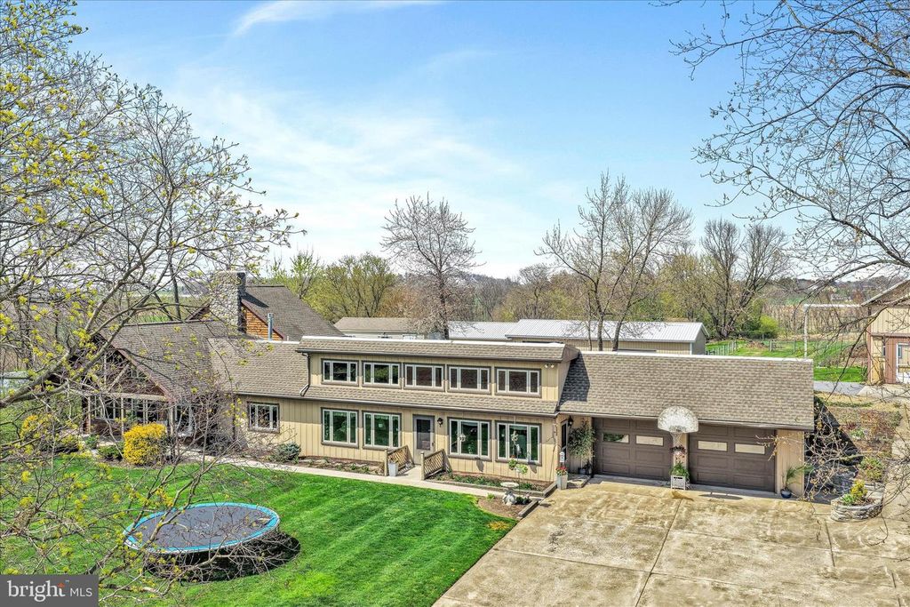 219 OLD MILL RD, Newmanstown, PA 17073