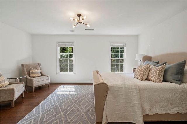 504 Dunwoody Chace, Atlanta, GA 30328