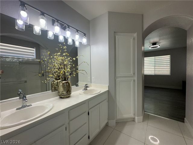 11106 Evvie Lane, Las Vegas, NV 89135