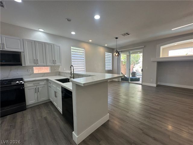 11106 Evvie Lane, Las Vegas, NV 89135