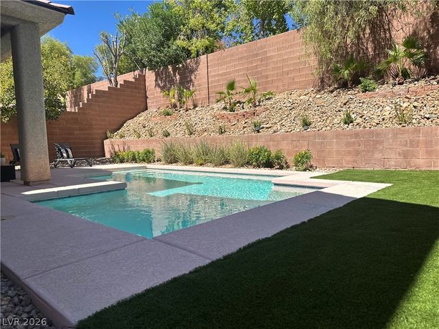 11106 Evvie Lane, Las Vegas, NV 89135