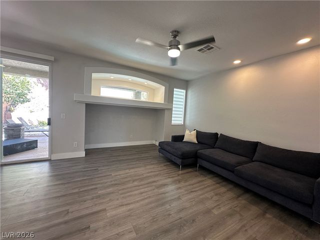 11106 Evvie Lane, Las Vegas, NV 89135