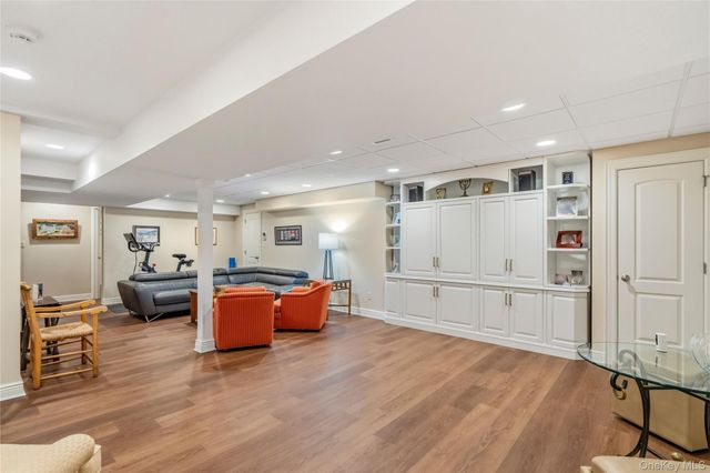 111 Dove Hill Drive, Manhasset, NY 11030