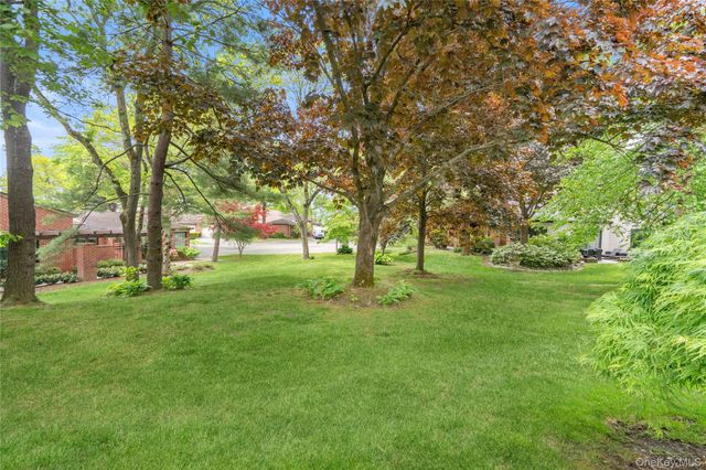 111 Dove Hill Drive, Manhasset, NY 11030