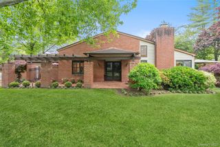 111 Dove Hill Drive, Manhasset, NY 11030