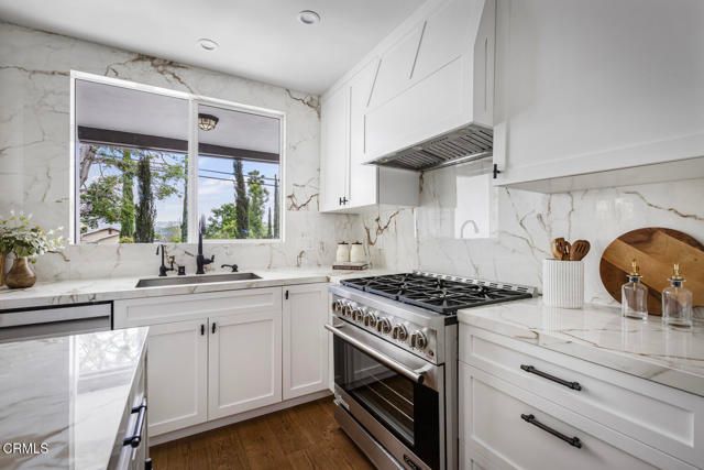 11211 Osborne Street, Sylmar (los Angeles), CA 91342