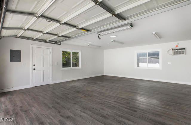 11211 Osborne Street, Sylmar (los Angeles), CA 91342