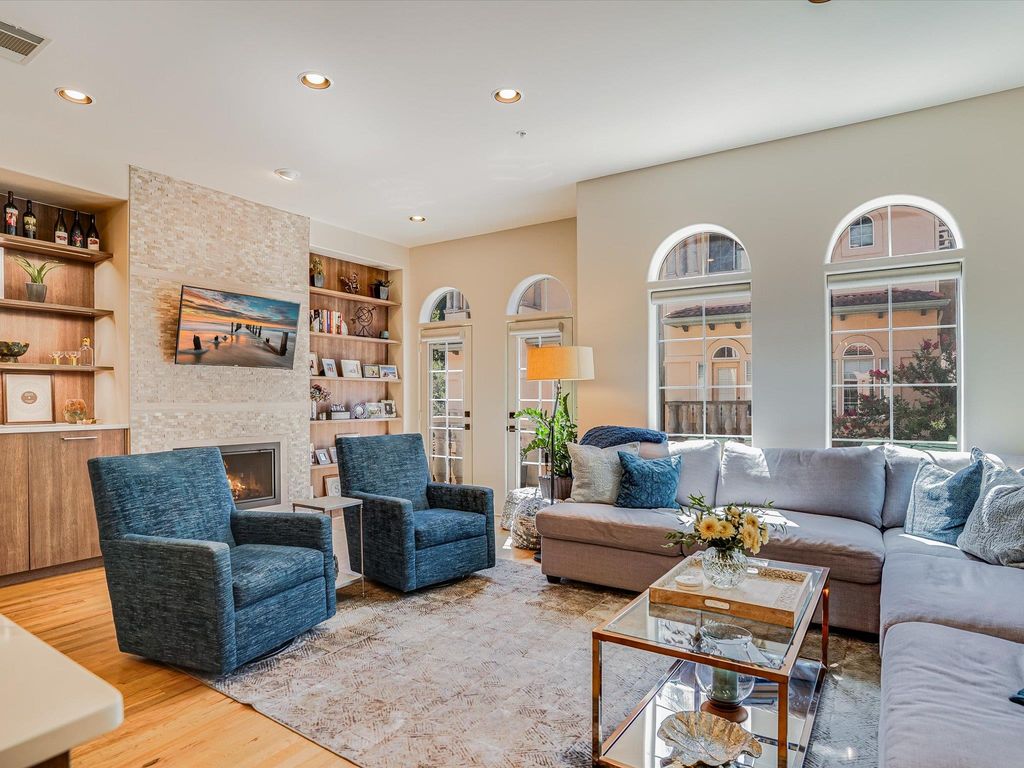 1529 Barton Springs RD 27, Austin, TX 78704