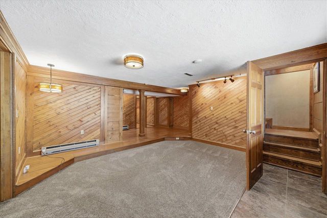 9561 Maple Tree ROAD, Kewaskum, WI 53040