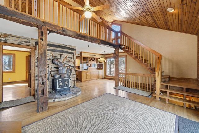 9561 Maple Tree ROAD, Kewaskum, WI 53040