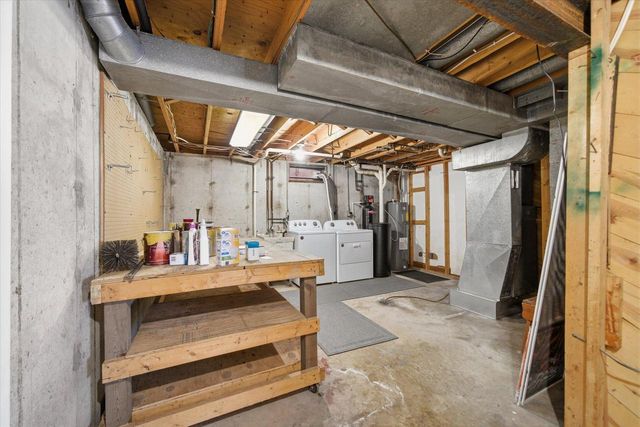 9561 Maple Tree ROAD, Kewaskum, WI 53040