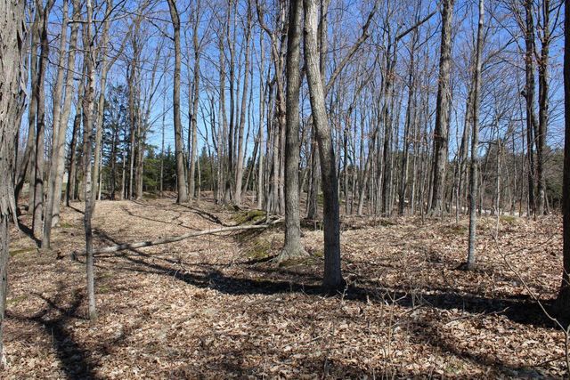 9561 Maple Tree ROAD, Kewaskum, WI 53040