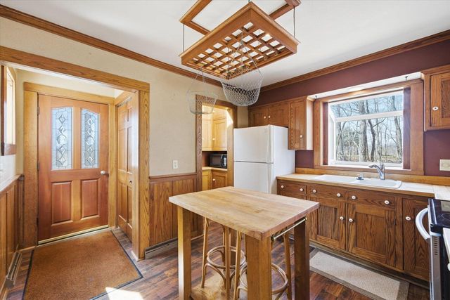 9561 Maple Tree ROAD, Kewaskum, WI 53040