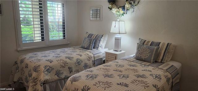 219 Fox Glen DR 1107, Naples, FL 34104