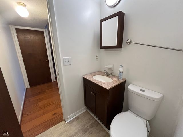 6022 Oakbrook Lane, Indianapolis, IN 46254