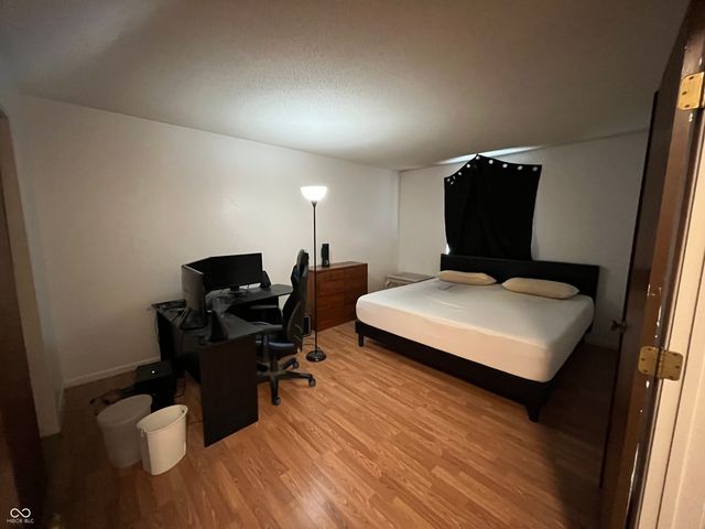 6022 Oakbrook Lane, Indianapolis, IN 46254