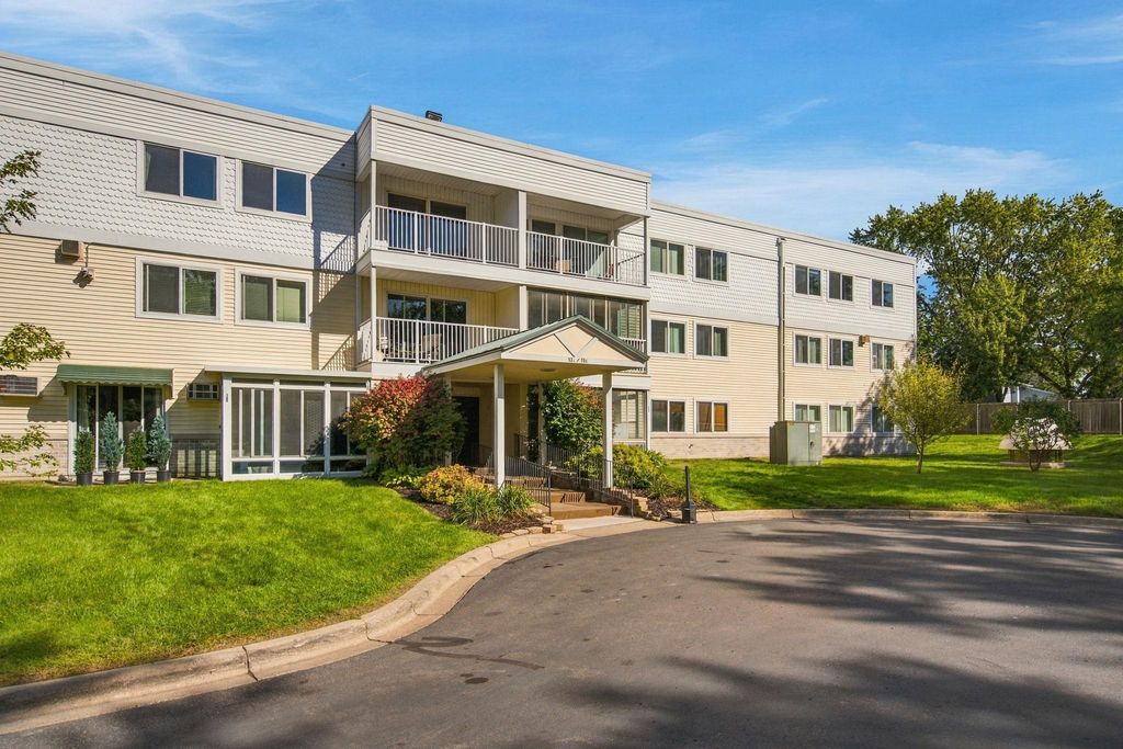 132 Demont Avenue E 238, Little Canada, MN 55117 — exterior