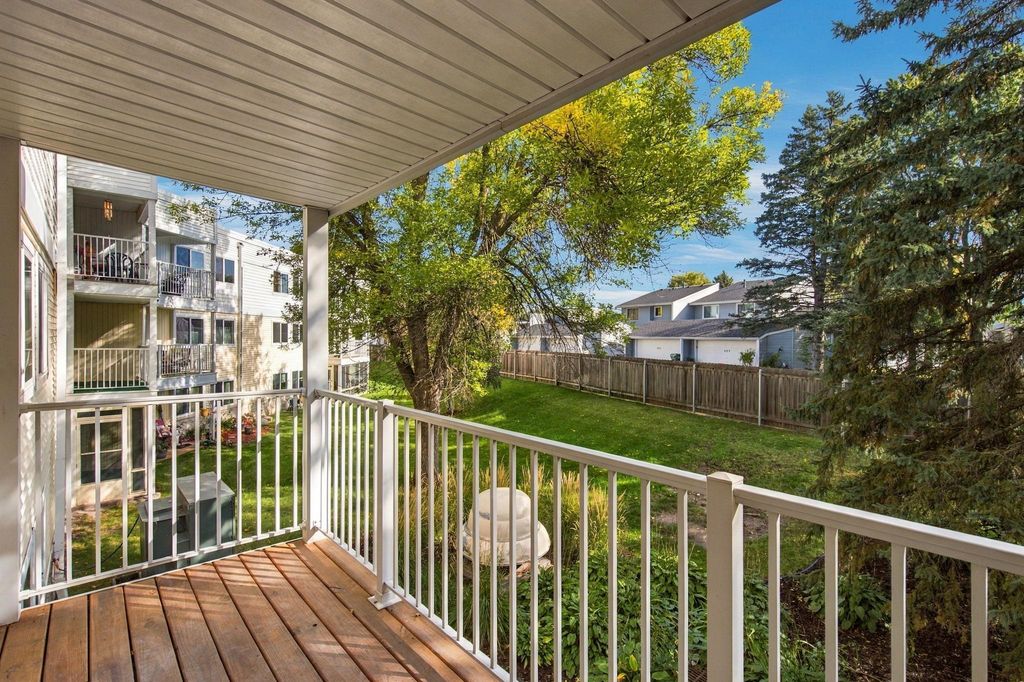 132 Demont Avenue E 238, Little Canada, MN 55117 — photo 5