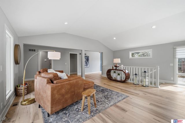 8040 Northshore Drive, Lincoln, NE 68516