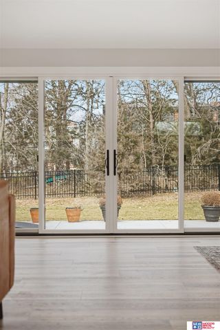 8040 Northshore Drive, Lincoln, NE 68516