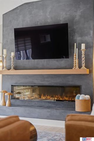 8040 Northshore Drive, Lincoln, NE 68516