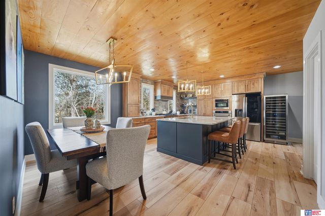 8040 Northshore Drive, Lincoln, NE 68516