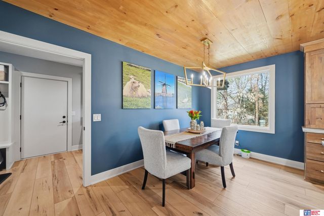 8040 Northshore Drive, Lincoln, NE 68516