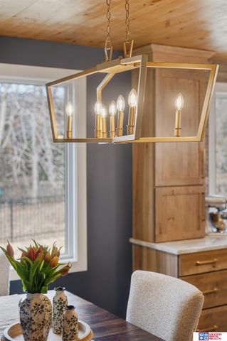 8040 Northshore Drive, Lincoln, NE 68516