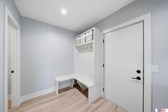 8040 Northshore Drive, Lincoln, NE 68516