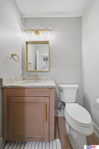 8040 Northshore Drive, Lincoln, NE 68516