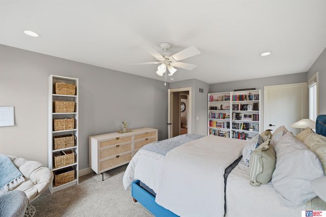 8040 Northshore Drive, Lincoln, NE 68516