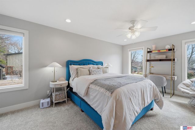 8040 Northshore Drive, Lincoln, NE 68516