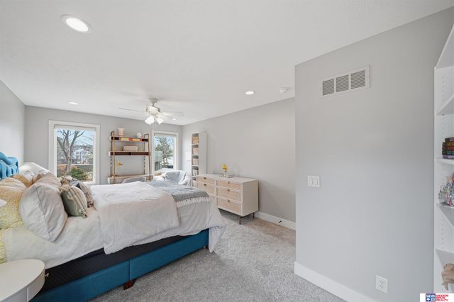 8040 Northshore Drive, Lincoln, NE 68516