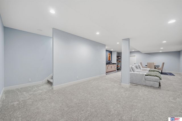 8040 Northshore Drive, Lincoln, NE 68516