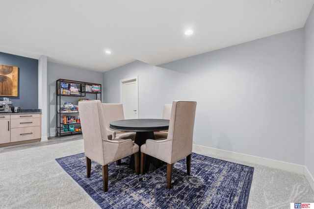 8040 Northshore Drive, Lincoln, NE 68516