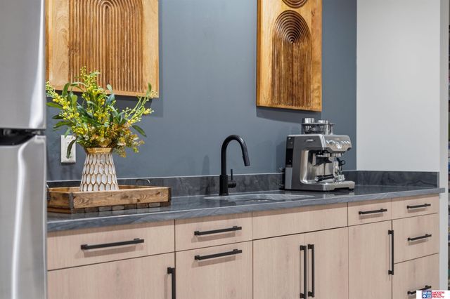 8040 Northshore Drive, Lincoln, NE 68516