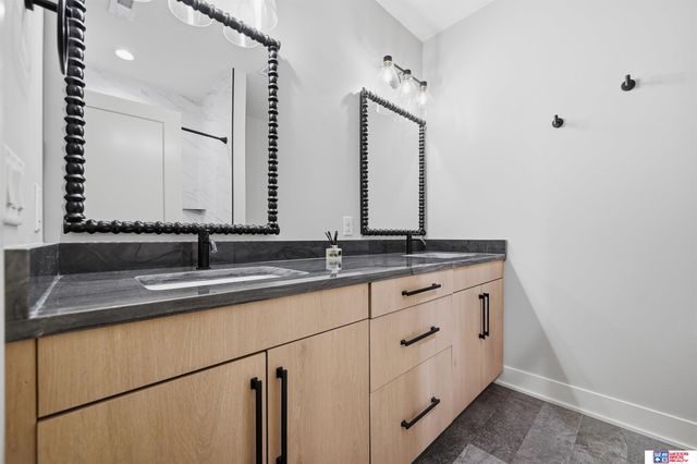 8040 Northshore Drive, Lincoln, NE 68516