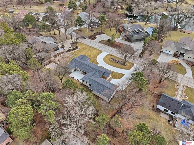 8040 Northshore Drive, Lincoln, NE 68516