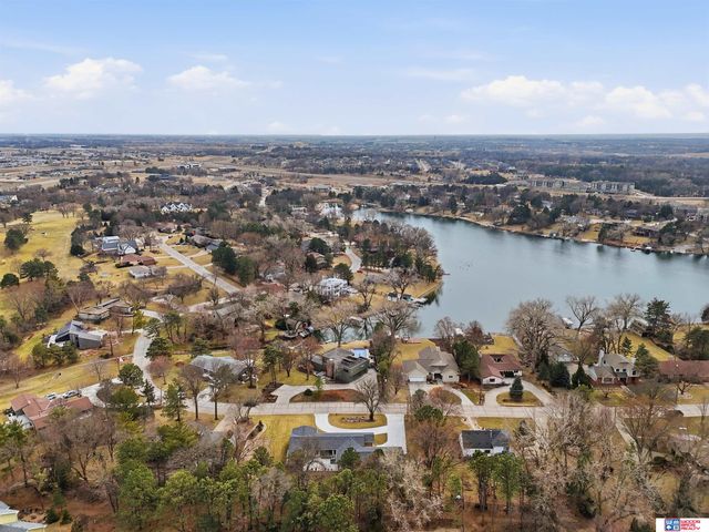 8040 Northshore Drive, Lincoln, NE 68516