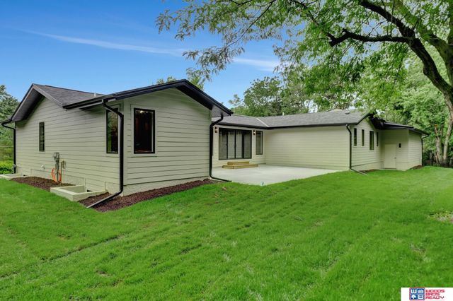 8040 Northshore Drive, Lincoln, NE 68516