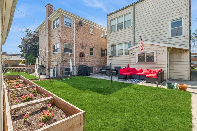 6150 W Thorndale Avenue, Chicago, IL 60646