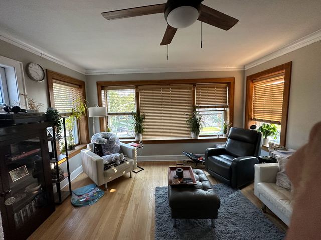 6150 W Thorndale Avenue, Chicago, IL 60646
