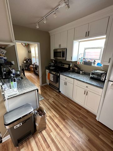 6150 W Thorndale Avenue, Chicago, IL 60646
