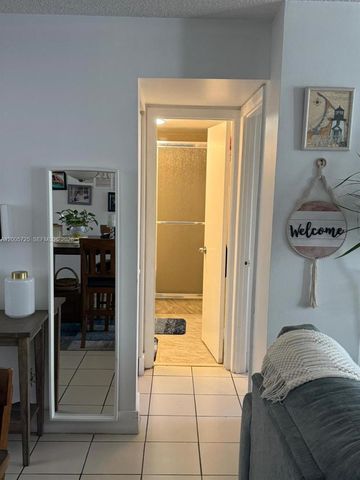 447 NE 195th St 310, Miami, FL 33179