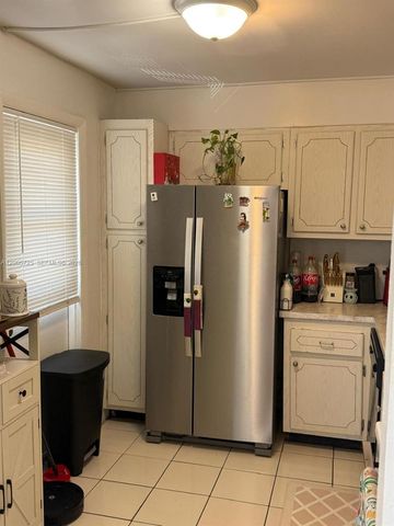 447 NE 195th St 310, Miami, FL 33179