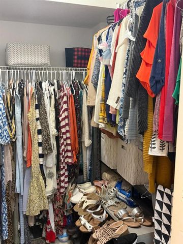 447 NE 195th St 310, Miami, FL 33179