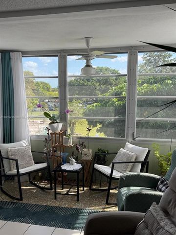 447 NE 195th St 310, Miami, FL 33179